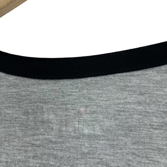 STRANGER THINGS Crop Top Graphic T Shirt Baseball Friends Don’t Lie Size Large - Picture 8 of 9